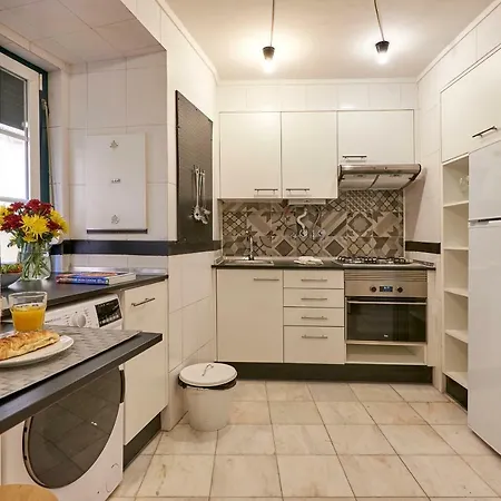 Charming In Alfama *